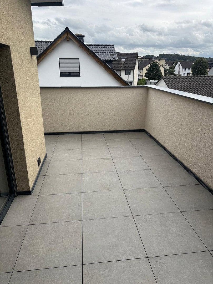 Pronájem bytu 3+1 110 m², Max Eyth Straße 5, Pohlheim, Hessen Pronájem bytu 3+1 110 m², Max Eyth Straße 5, Pohlheim, Hessen