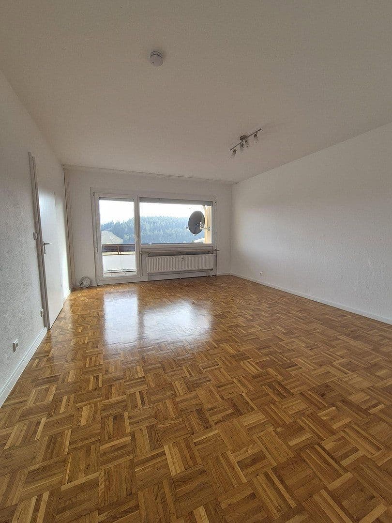 Pronájem bytu 2+1 72 m², Kussenhofstraße 37b, Furtwangen im Schwarzwald, Bádensko-Württembersko Pronájem bytu 2+1 72 m², Kussenhofstraße 37b, Furtwangen im Schwarzwald, Bádensko-Württembersko