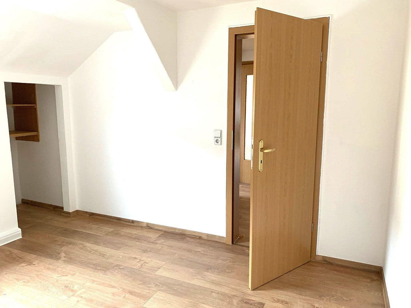 Pronájem bytu 3+1 51 m², Abteissiedlung 9, Oberlungwitz, Sasko Pronájem bytu 3+1 51 m², Abteissiedlung 9, Oberlungwitz, Sasko