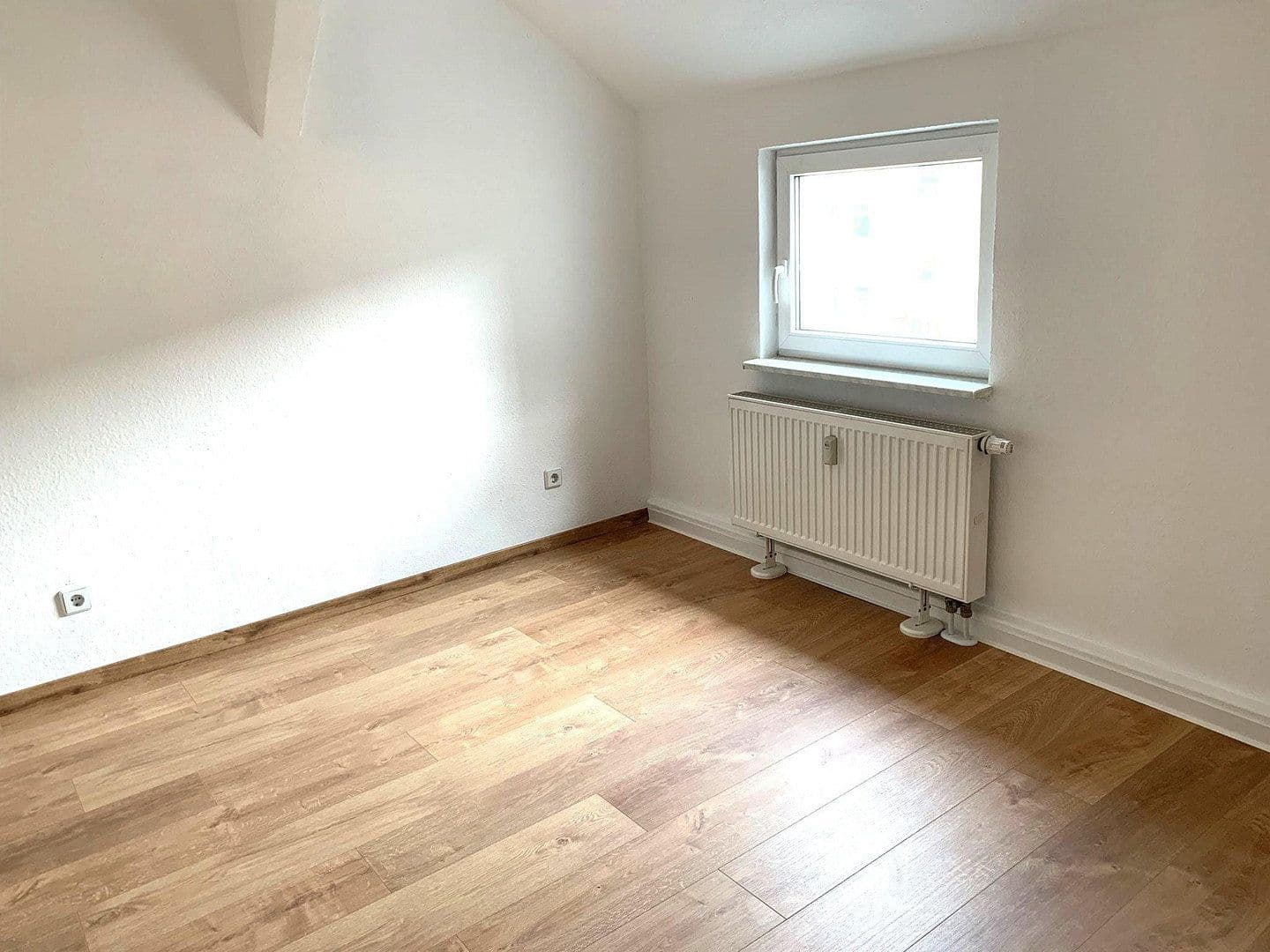 Pronájem bytu 3+1 51 m², Abteissiedlung 9, Oberlungwitz, Sasko Pronájem bytu 3+1 51 m², Abteissiedlung 9, Oberlungwitz, Sasko