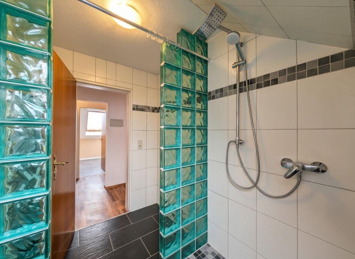 Prodej domu 212 m², pozemek 601 m², Varel, Dolní Sasko Prodej domu 212 m², pozemek 601 m², Varel, Dolní Sasko