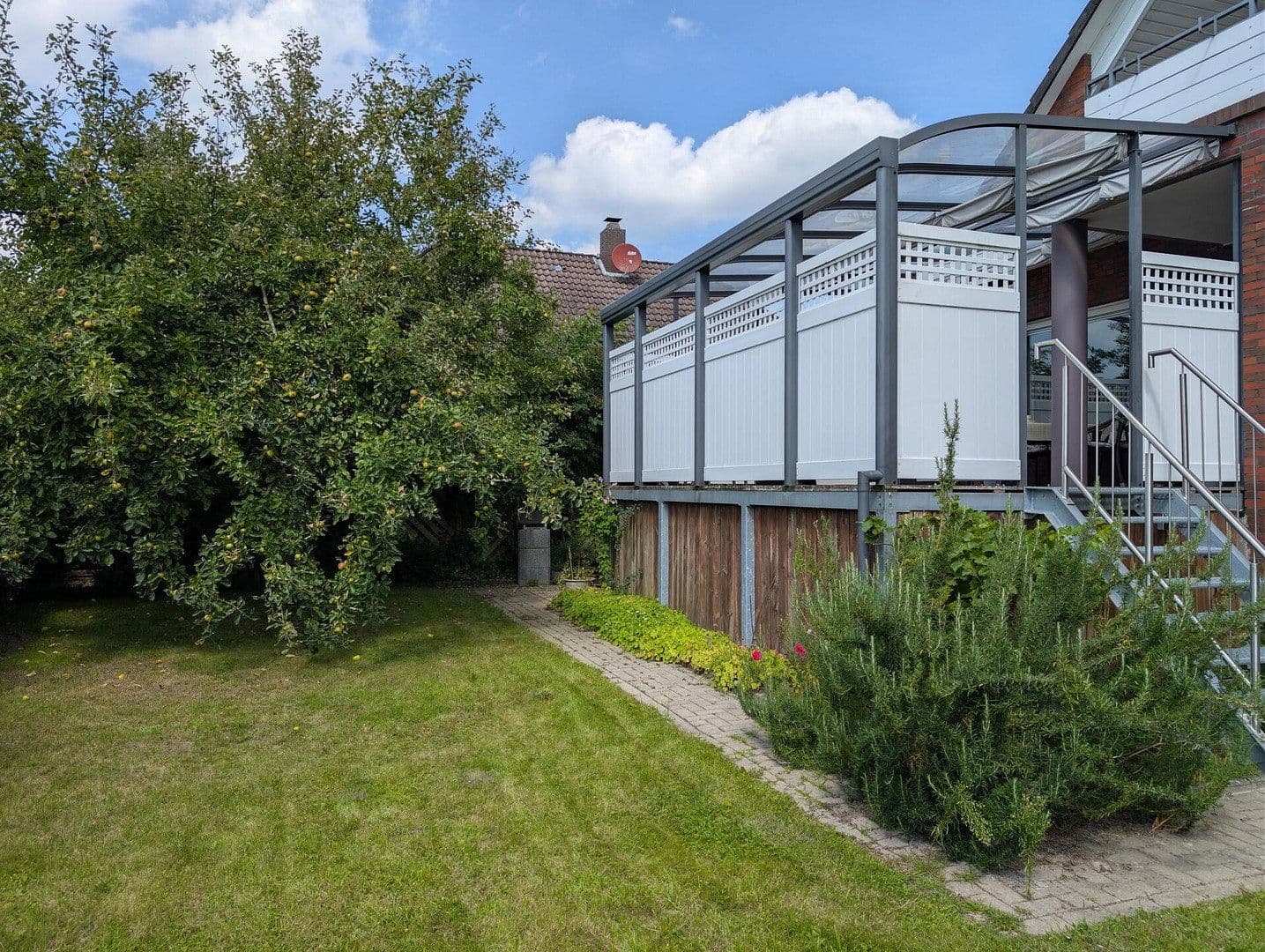 Prodej domu 212 m², pozemek 601 m², Varel, Dolní Sasko Prodej domu 212 m², pozemek 601 m², Varel, Dolní Sasko