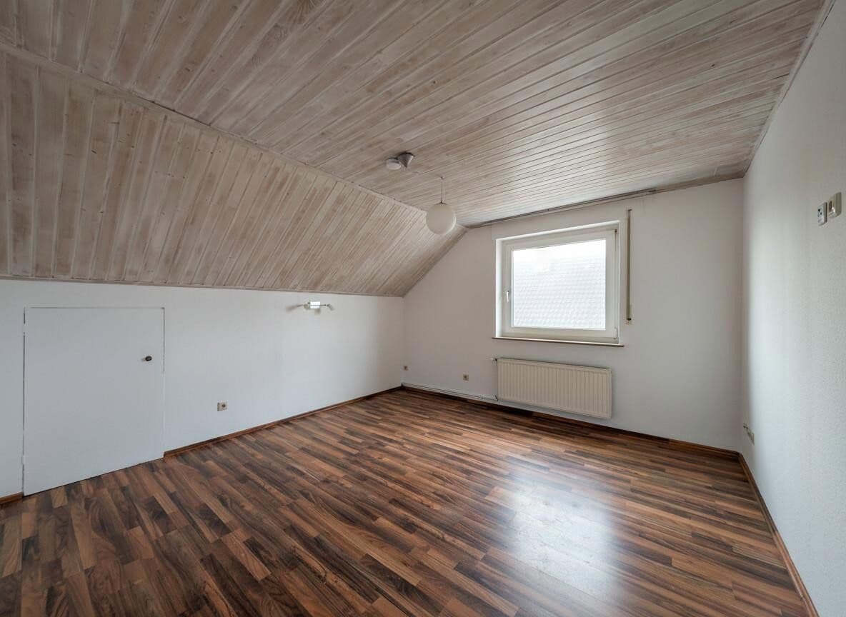 Prodej domu 212 m², pozemek 601 m², Varel, Dolní Sasko Prodej domu 212 m², pozemek 601 m², Varel, Dolní Sasko