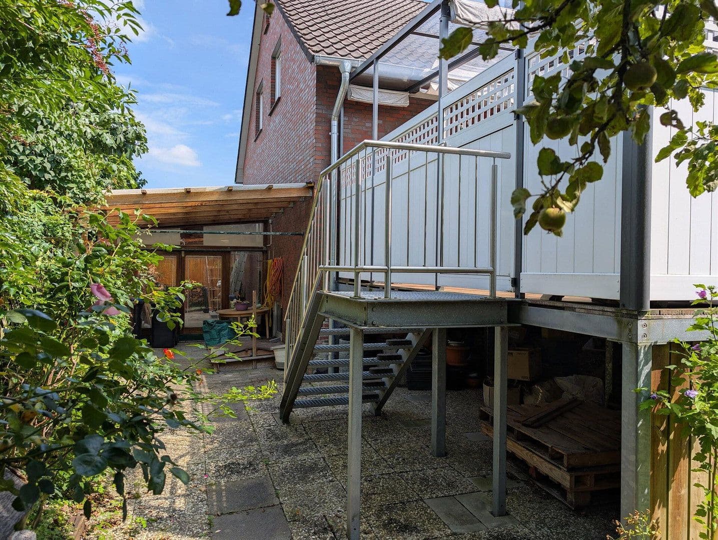 Prodej domu 212 m², pozemek 601 m², Varel, Dolní Sasko Prodej domu 212 m², pozemek 601 m², Varel, Dolní Sasko