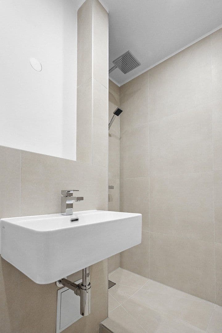 Pronájem bytu 2+1 55 m², Fürstenwalder Straße 2, Hannover, Dolní Sasko Pronájem bytu 2+1 55 m², Fürstenwalder Straße 2, Hannover, Dolní Sasko