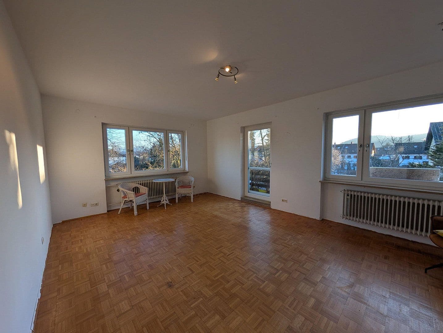 Prodej domu 260 m², pozemek 1.301 m², Kranzhornstraße 8, Feldkirchen-Westerham, Bavorsko Prodej domu 260 m², pozemek 1.301 m², Kranzhornstraße 8, Feldkirchen-Westerham, Bavorsko