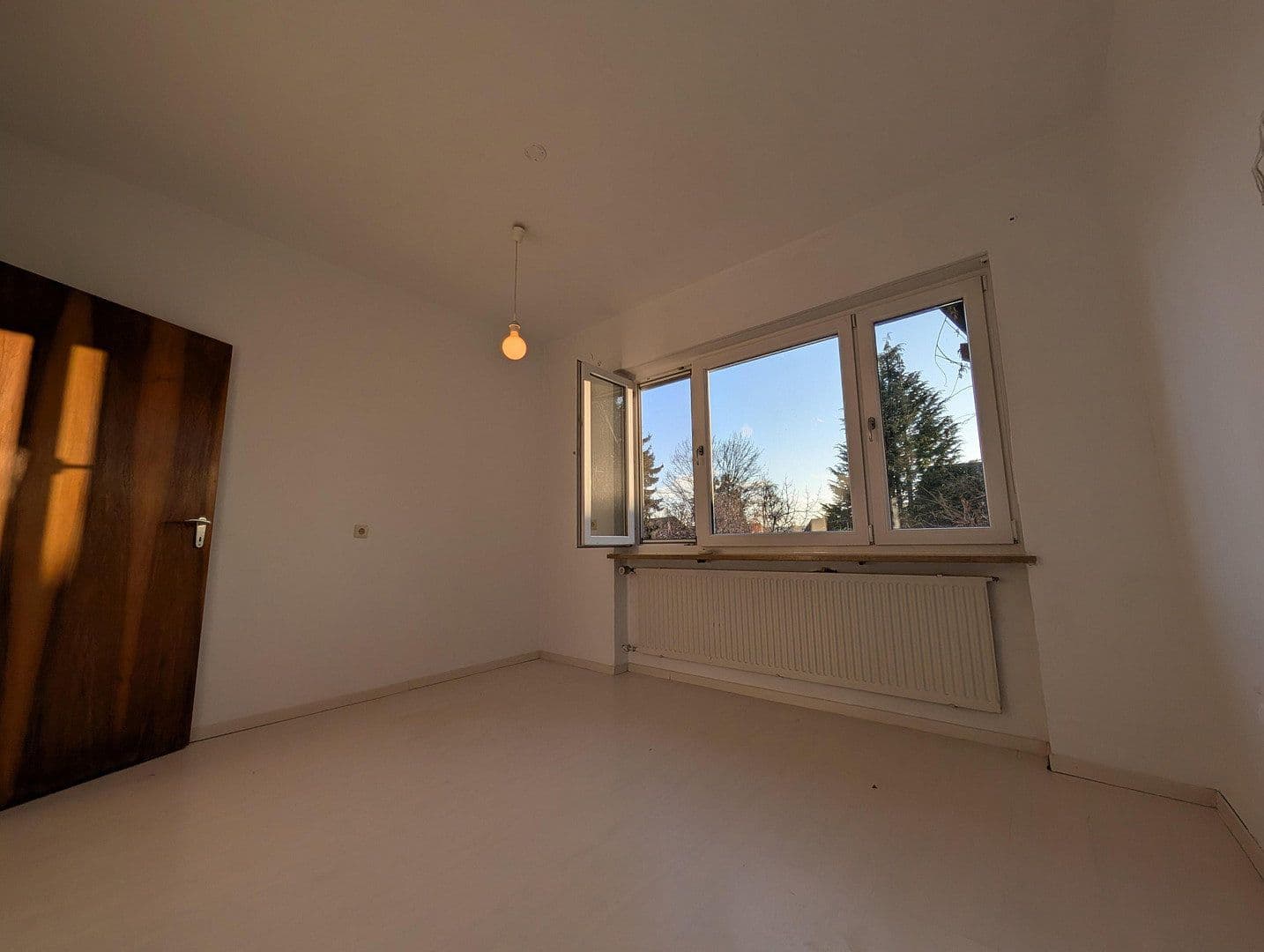 Prodej domu 260 m², pozemek 1.301 m², Kranzhornstraße 8, Feldkirchen-Westerham, Bavorsko Prodej domu 260 m², pozemek 1.301 m², Kranzhornstraße 8, Feldkirchen-Westerham, Bavorsko