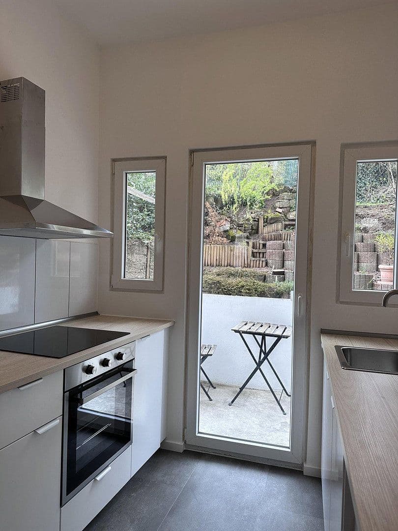 Pronájem bytu 3+1 65 m², Stuttgart, Bádensko-Württembersko Pronájem bytu 3+1 65 m², Stuttgart, Bádensko-Württembersko