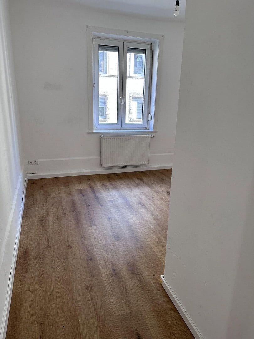 Pronájem bytu 3+1 65 m², Stuttgart, Bádensko-Württembersko Pronájem bytu 3+1 65 m², Stuttgart, Bádensko-Württembersko