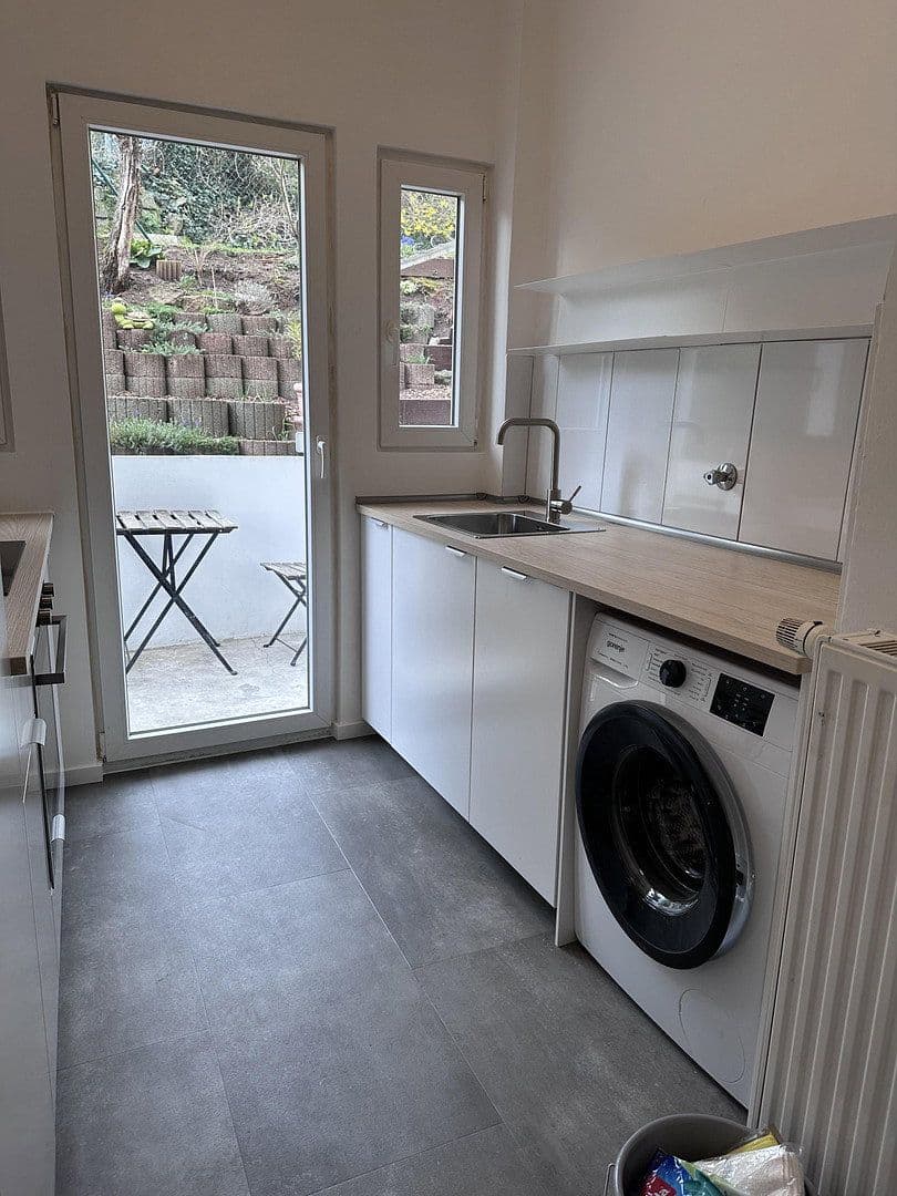 Pronájem bytu 3+1 65 m², Stuttgart, Bádensko-Württembersko Pronájem bytu 3+1 65 m², Stuttgart, Bádensko-Württembersko