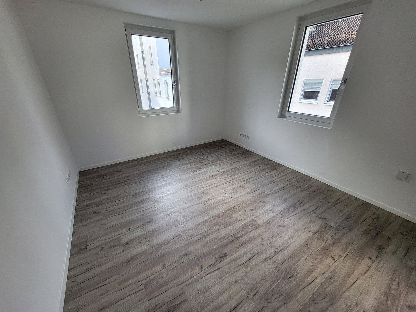 Pronájem bytu 3+1 26 m², Keplerstr. 12, Tübingen, Bádensko-Württembersko Pronájem bytu 3+1 26 m², Keplerstr. 12, Tübingen, Bádensko-Württembersko
