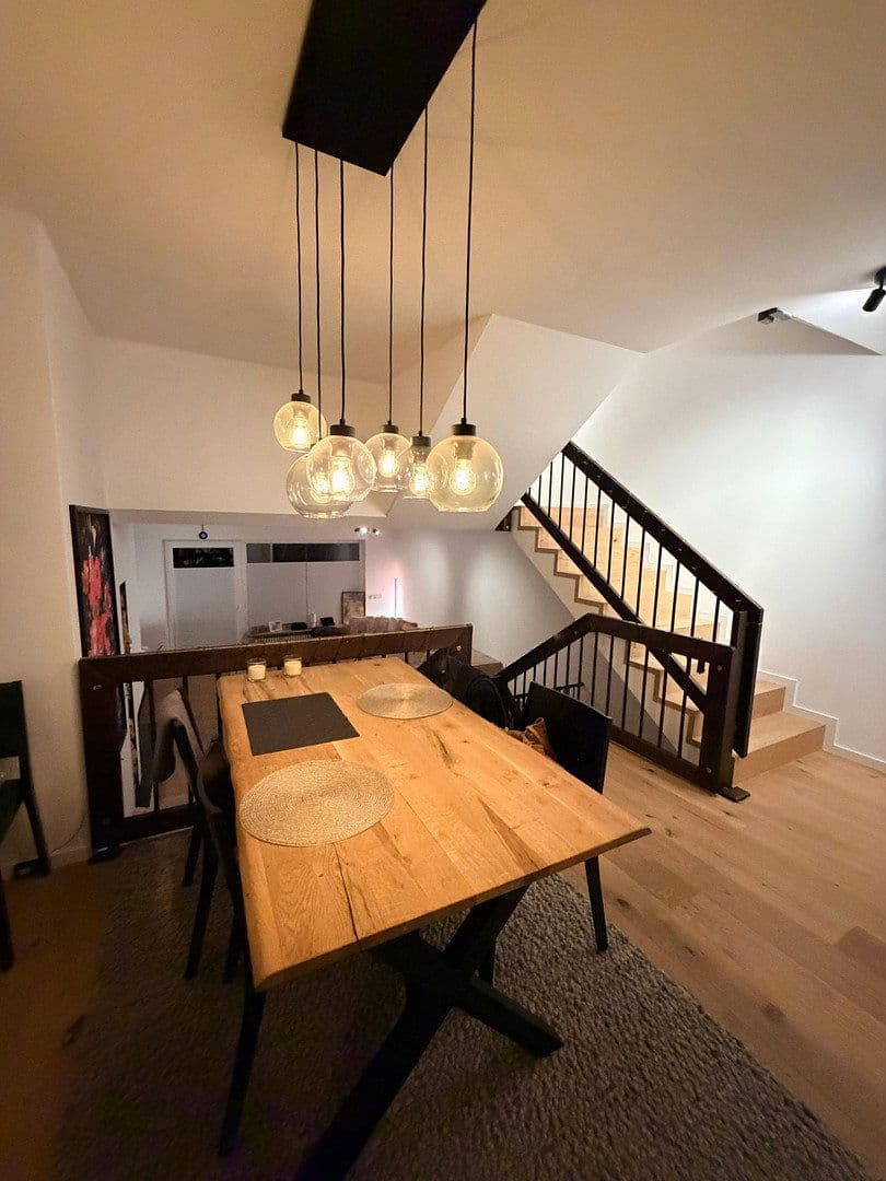 Pronájem domu 130 m², pozemek 130 m², München, Bavorsko Pronájem domu 130 m², pozemek 130 m², München, Bavorsko