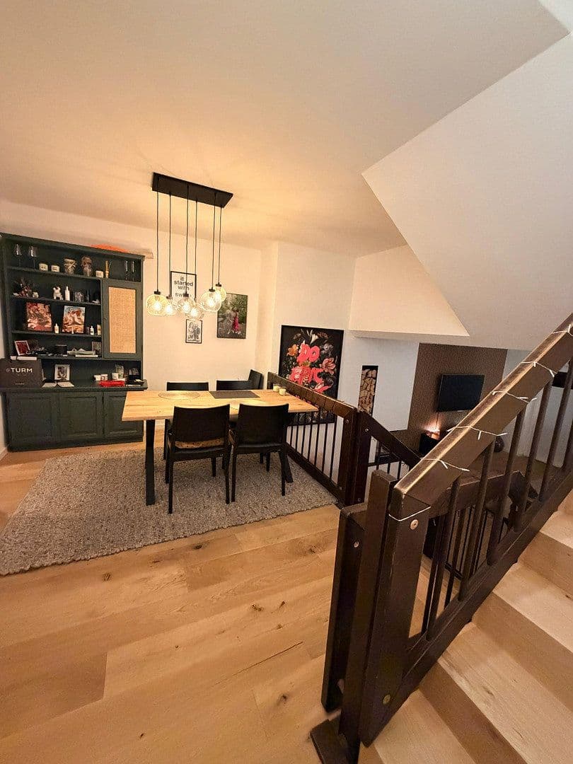 Pronájem domu 130 m², pozemek 130 m², München, Bavorsko Pronájem domu 130 m², pozemek 130 m², München, Bavorsko