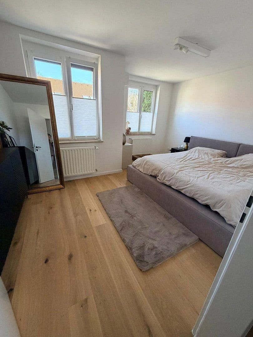 Pronájem domu 130 m², pozemek 130 m², München, Bavorsko Pronájem domu 130 m², pozemek 130 m², München, Bavorsko