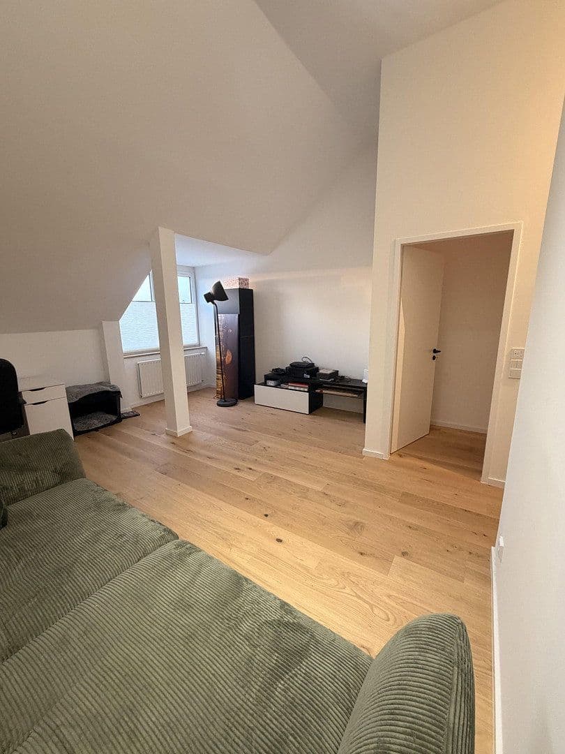 Pronájem domu 130 m², pozemek 130 m², München, Bavorsko Pronájem domu 130 m², pozemek 130 m², München, Bavorsko