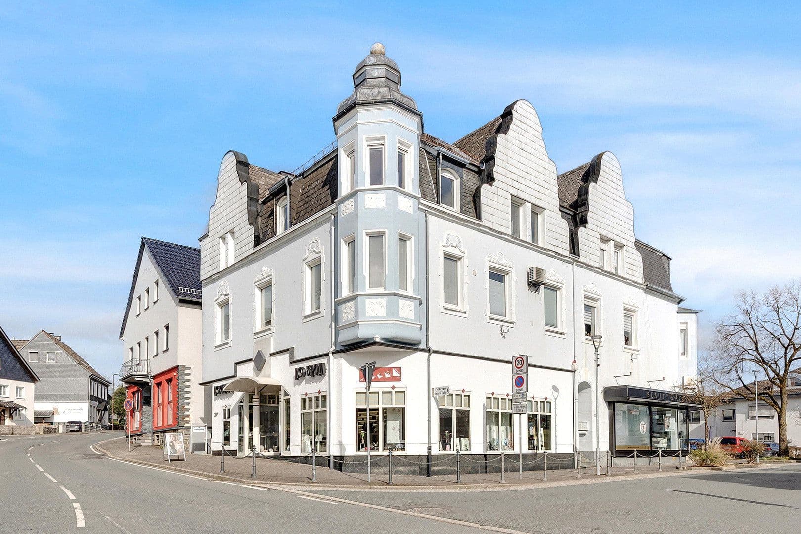 Prodej domu 500 m², pozemek 154 m², Frankfurter Straße 7, Halver, Severní Porýní-Vestfálsko Prodej domu 500 m², pozemek 154 m², Frankfurter Straße 7, Halver, Severní Porýní-Vestfálsko