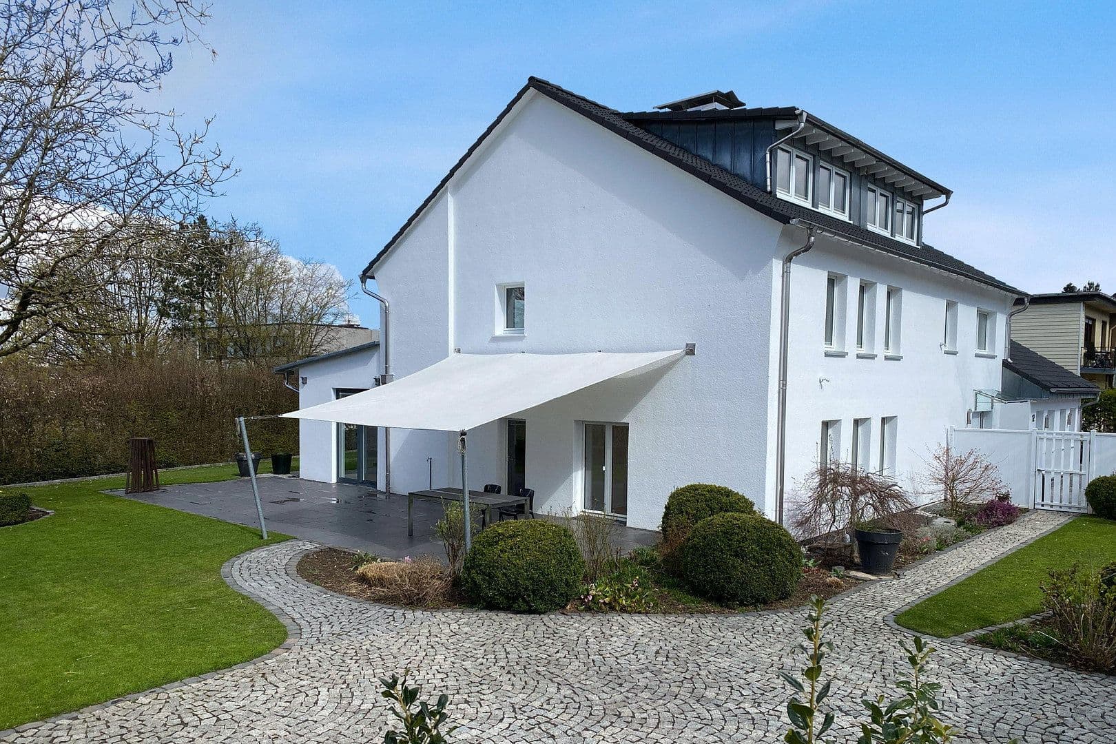 Prodej domu 390 m², pozemek 1.375 m², Humboldtstraße 12, Halver, Severní Porýní-Vestfálsko Prodej domu 390 m², pozemek 1.375 m², Humboldtstraße 12, Halver, Severní Porýní-Vestfálsko