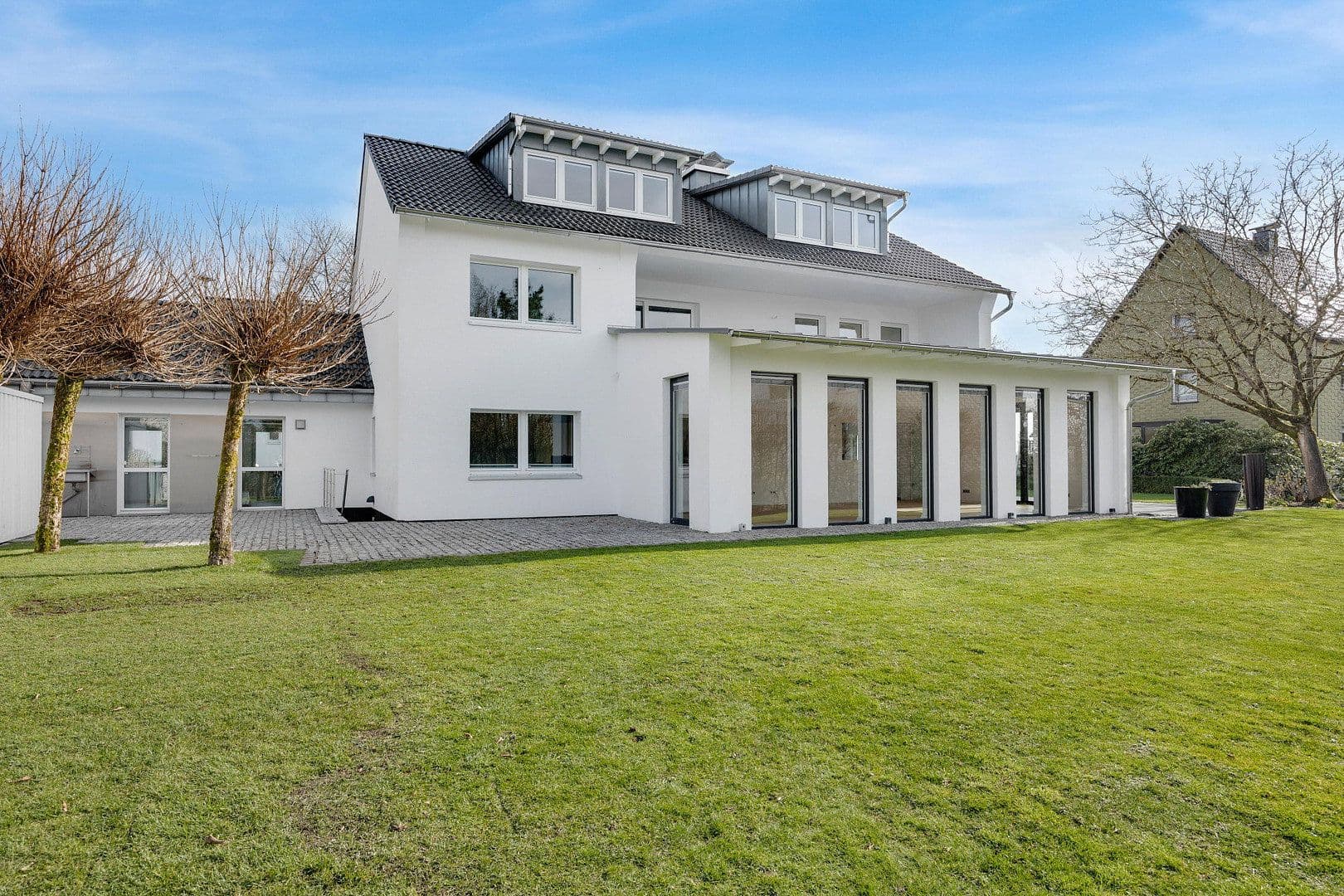 Prodej domu 390 m², pozemek 1.375 m², Humboldtstraße 12, Halver, Severní Porýní-Vestfálsko Prodej domu 390 m², pozemek 1.375 m², Humboldtstraße 12, Halver, Severní Porýní-Vestfálsko