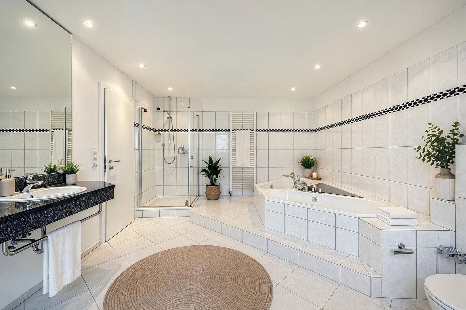 Prodej domu 390 m², pozemek 1.375 m², Humboldtstraße 12, Halver, Severní Porýní-Vestfálsko Prodej domu 390 m², pozemek 1.375 m², Humboldtstraße 12, Halver, Severní Porýní-Vestfálsko