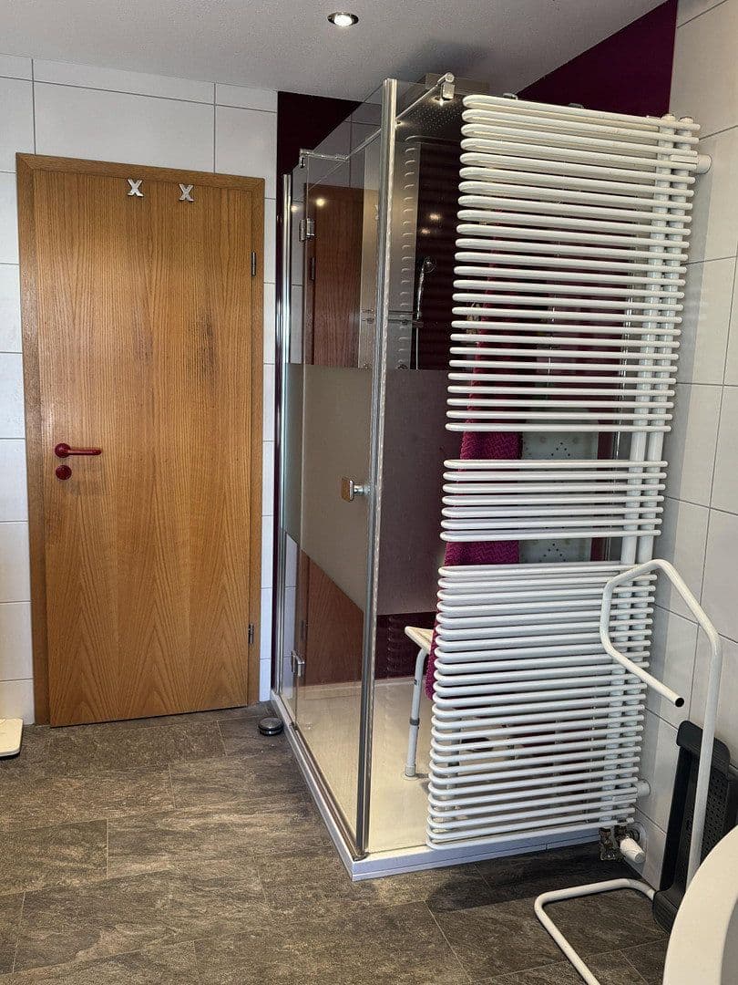 Prodej domu 299 m², pozemek 218 m², Kaiserslautern, Porýní-Falc Prodej domu 299 m², pozemek 218 m², Kaiserslautern, Porýní-Falc