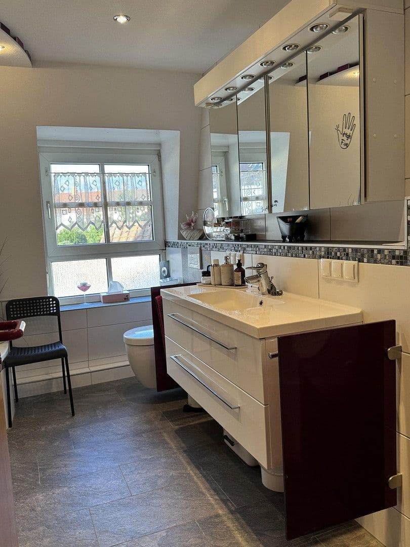 Prodej domu 299 m², pozemek 218 m², Kaiserslautern, Porýní-Falc Prodej domu 299 m², pozemek 218 m², Kaiserslautern, Porýní-Falc