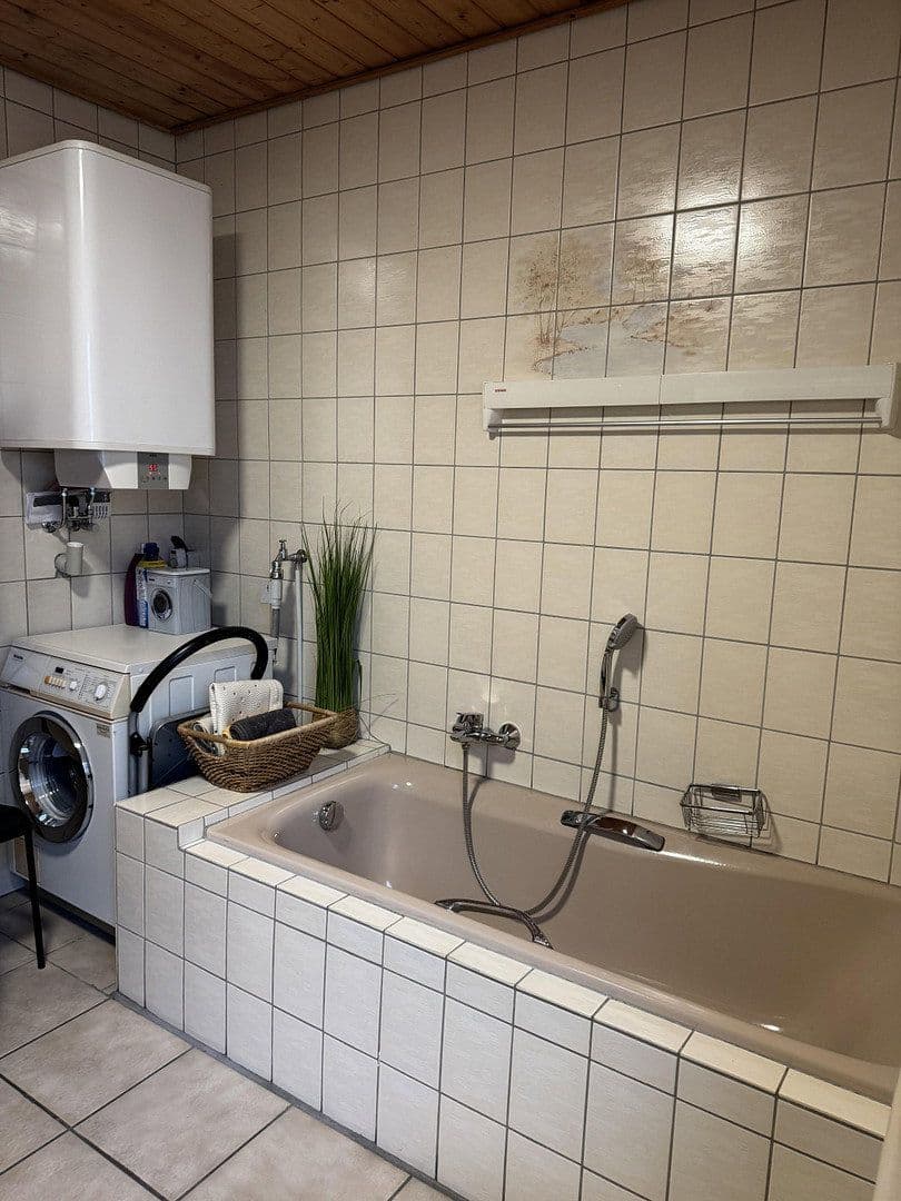 Prodej domu 299 m², pozemek 218 m², Kaiserslautern, Porýní-Falc Prodej domu 299 m², pozemek 218 m², Kaiserslautern, Porýní-Falc