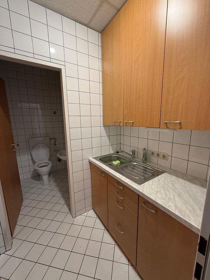 Pronájem kanceláře 114 m², Wienerstraße 488, Linz, Horní Rakousko Pronájem kanceláře 114 m², Wienerstraße 488, Linz, Horní Rakousko