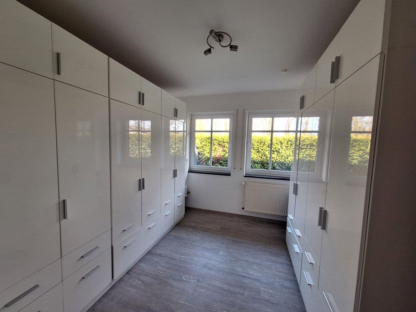 Prodej domu 284 m², pozemek 943 m², Dersum, Dolní Sasko Prodej domu 284 m², pozemek 943 m², Dersum, Dolní Sasko