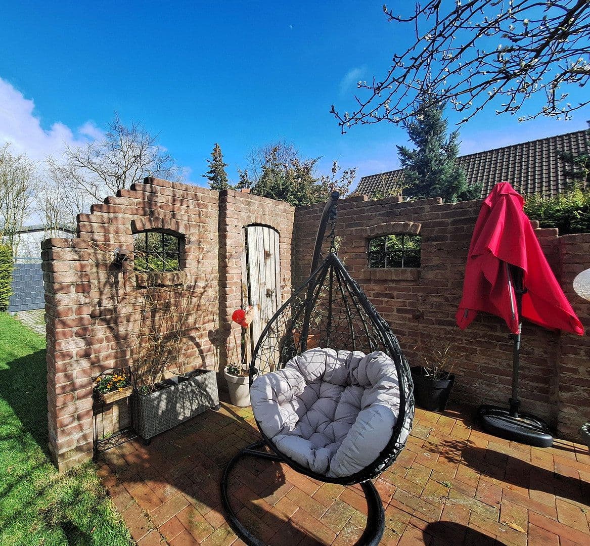 Prodej domu 284 m², pozemek 943 m², Dersum, Dolní Sasko Prodej domu 284 m², pozemek 943 m², Dersum, Dolní Sasko