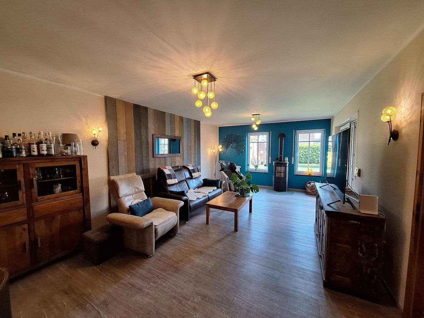 Prodej domu 284 m², pozemek 943 m², Dersum, Dolní Sasko Prodej domu 284 m², pozemek 943 m², Dersum, Dolní Sasko