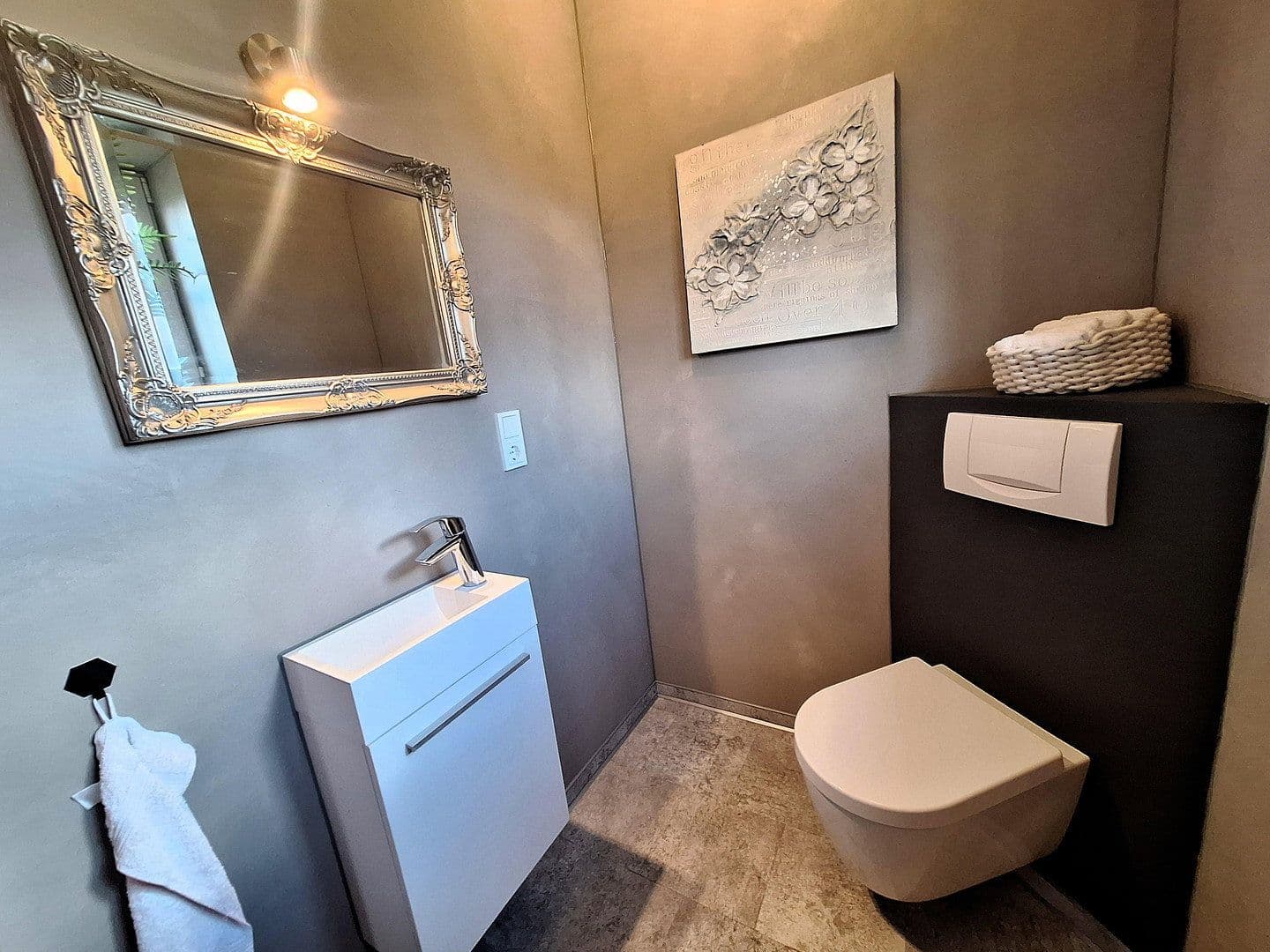 Prodej domu 284 m², pozemek 943 m², Dersum, Dolní Sasko Prodej domu 284 m², pozemek 943 m², Dersum, Dolní Sasko