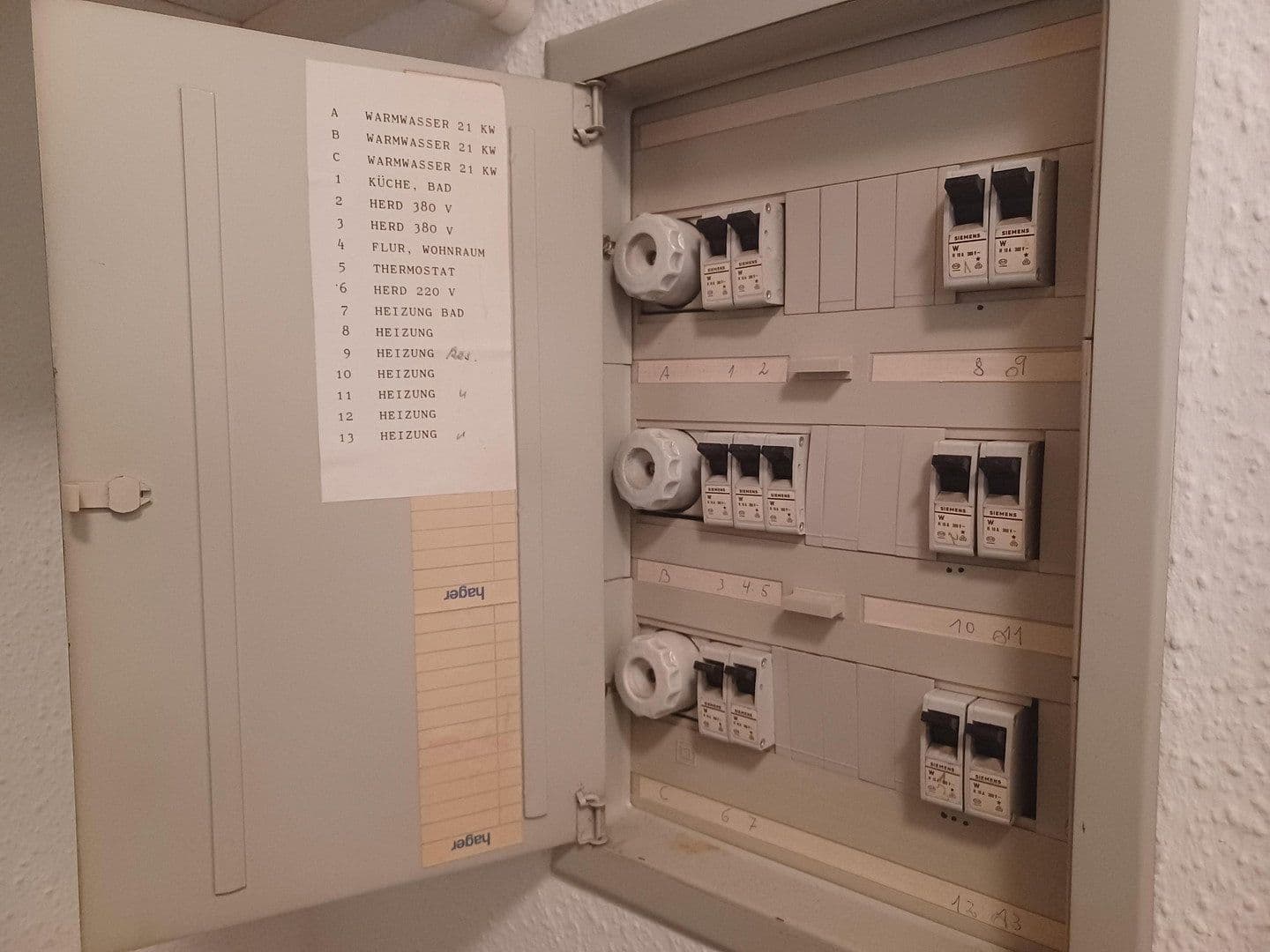 Prodej bytu 1+1 27 m², Arcostr. 10-12, Berlin, Berlín Prodej bytu 1+1 27 m², Arcostr. 10-12, Berlin, Berlín