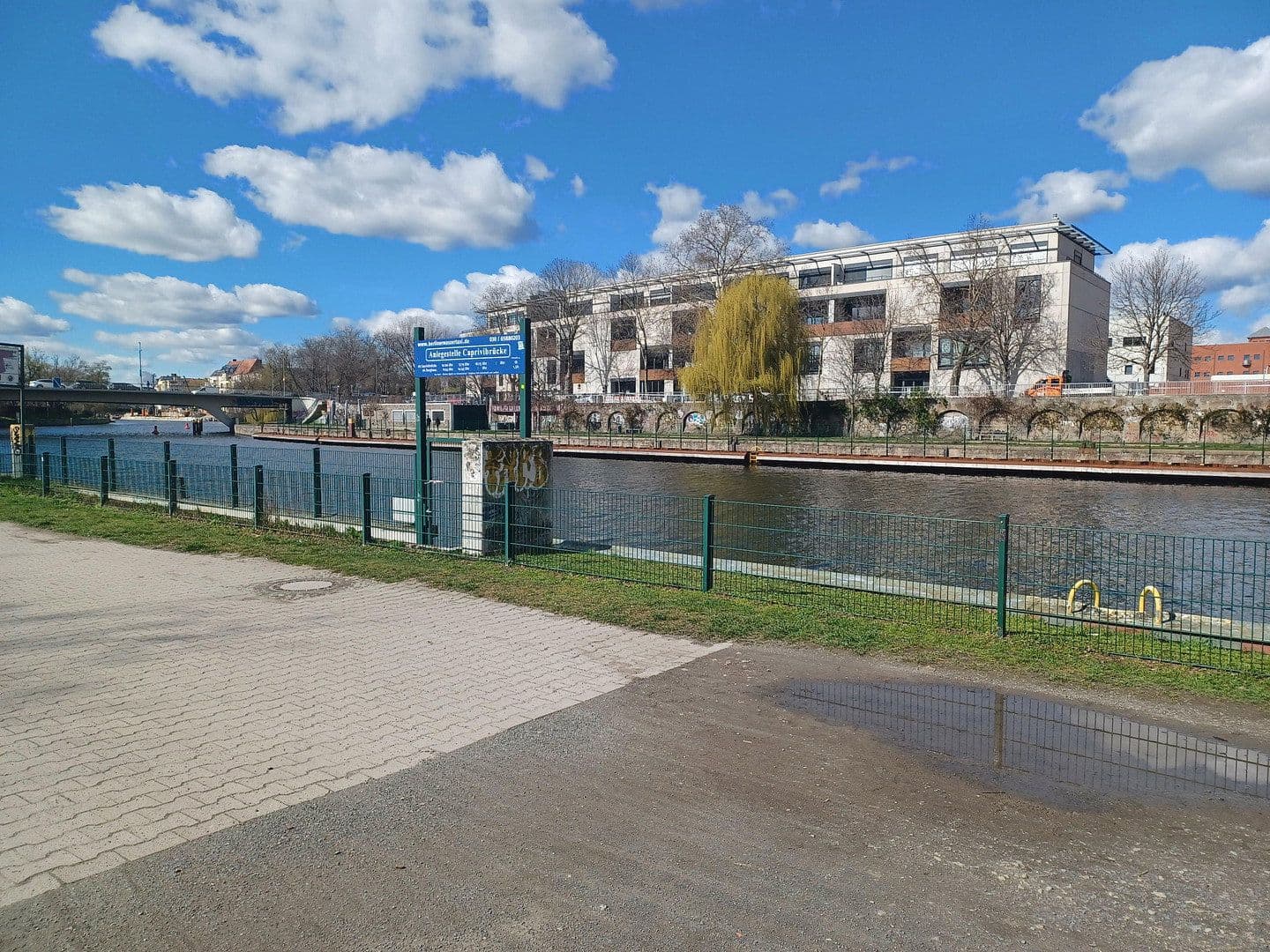 Prodej bytu 1+1 27 m², Arcostr. 10-12, Berlin, Berlín Prodej bytu 1+1 27 m², Arcostr. 10-12, Berlin, Berlín