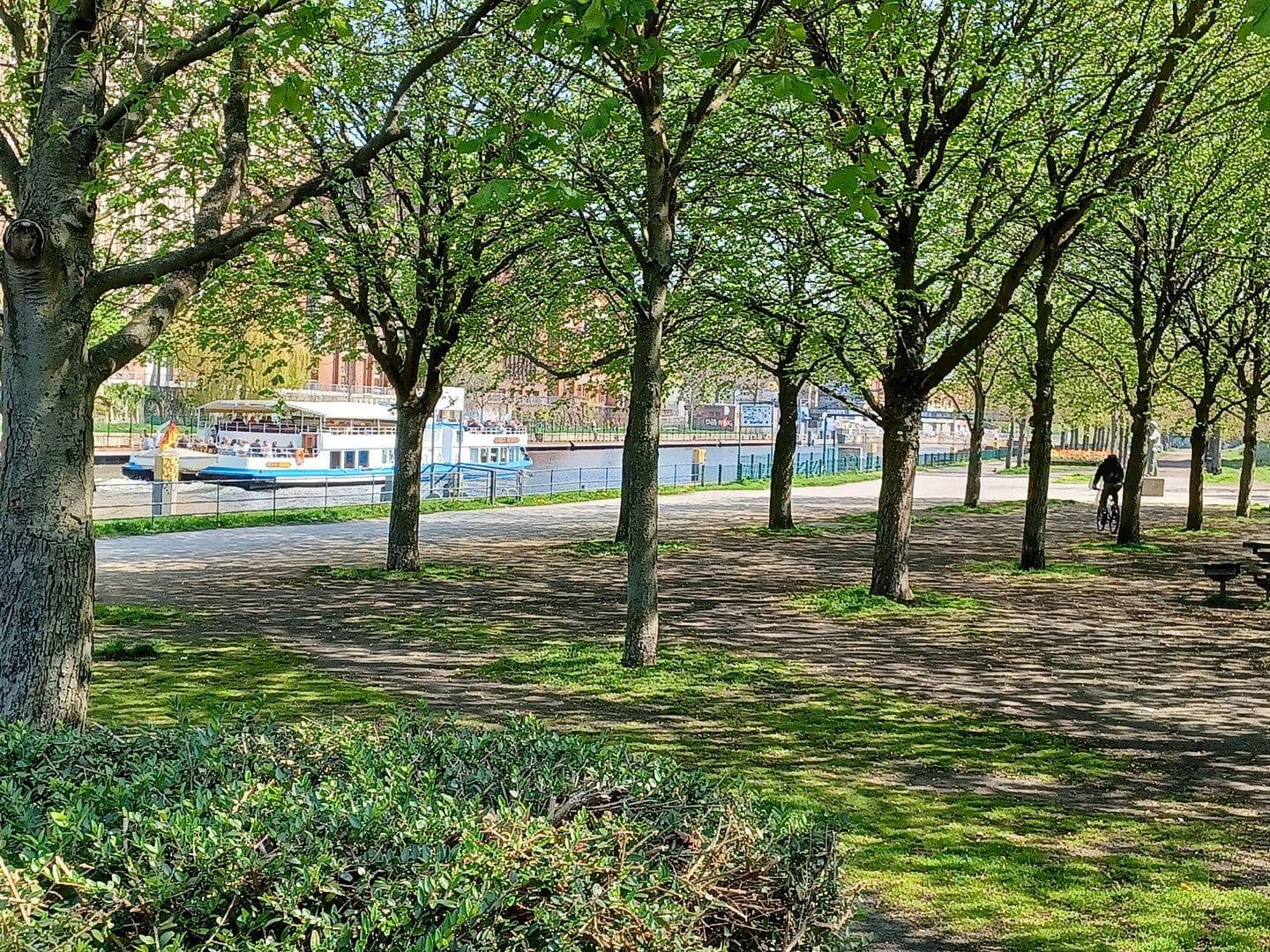 Prodej bytu 1+1 27 m², Arcostr. 10-12, Berlin, Berlín Prodej bytu 1+1 27 m², Arcostr. 10-12, Berlin, Berlín