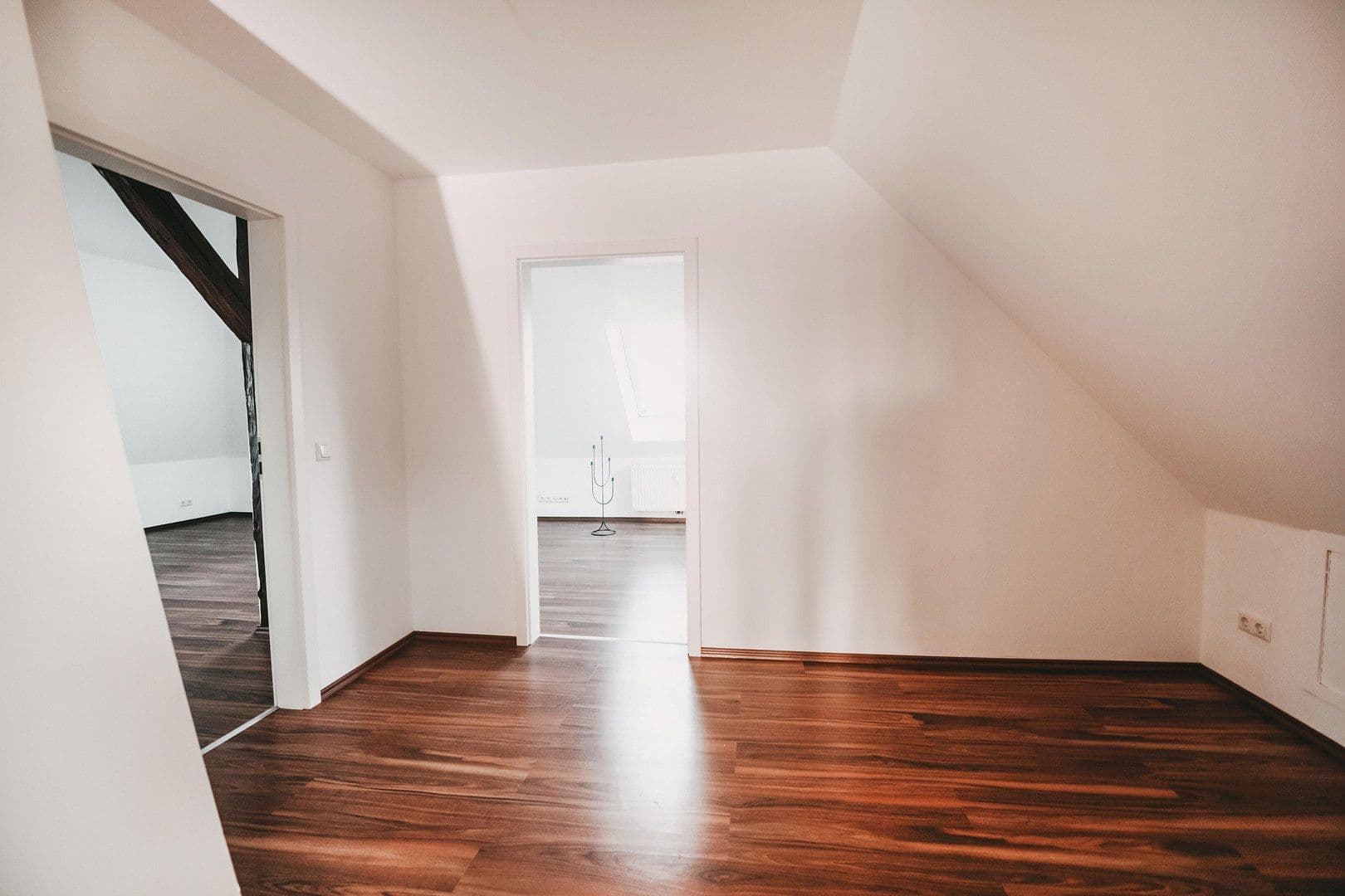 Pronájem bytu 4+1 129 m², Hansefelder Hof 1, Hamberge, Šlesvicko-Holštýnsko Pronájem bytu 4+1 129 m², Hansefelder Hof 1, Hamberge, Šlesvicko-Holštýnsko