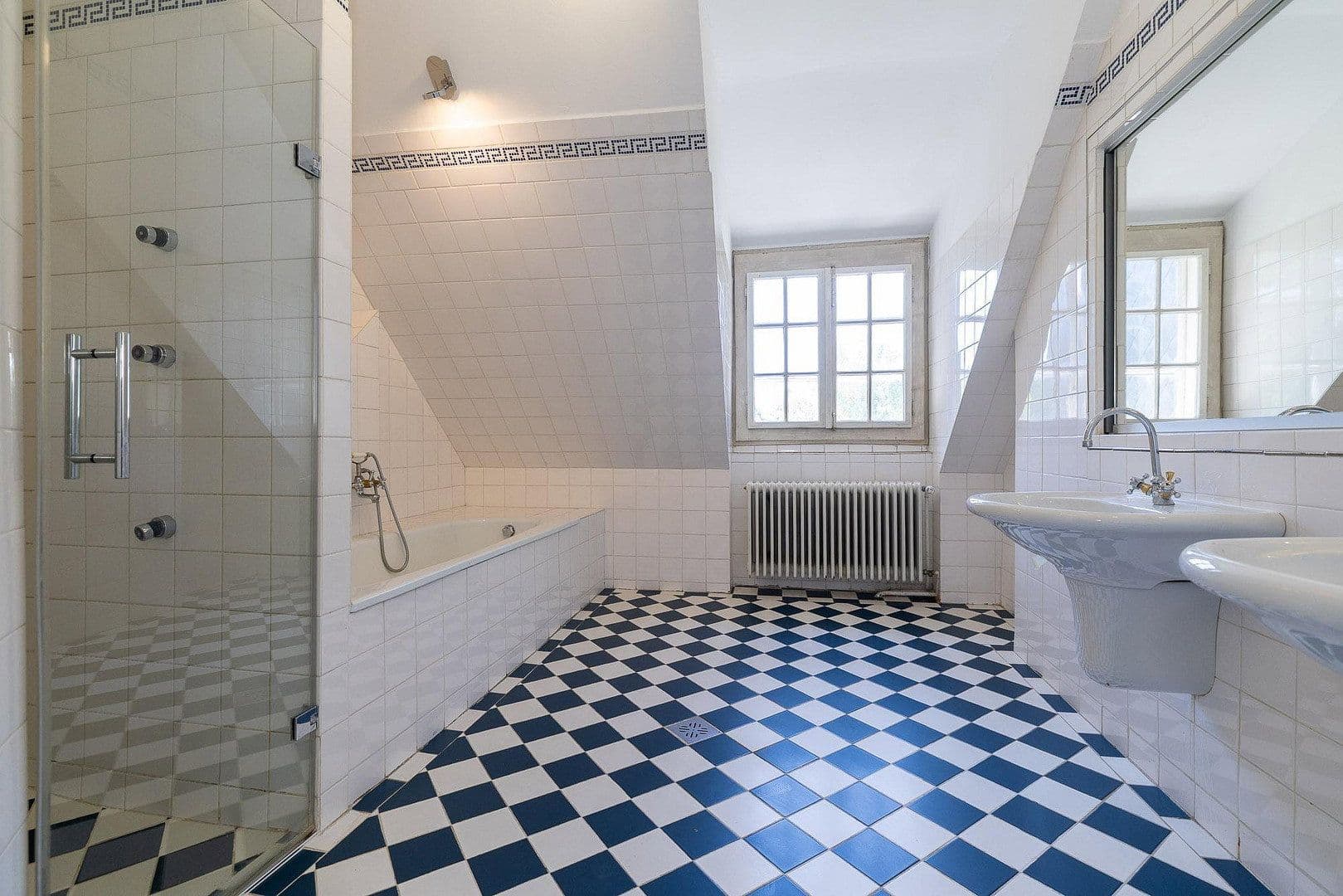 Prodej domu 282 m², pozemek 575 m², Eichwaldgasse 14, Baden, Dolní Rakousko Prodej domu 282 m², pozemek 575 m², Eichwaldgasse 14, Baden, Dolní Rakousko