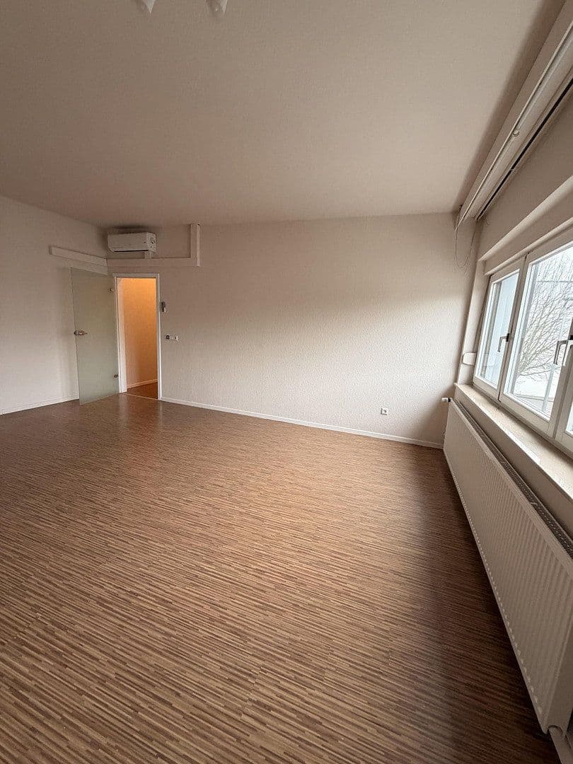 Pronájem kanceláře 110 m², Austraße 17, Öhringen, Bádensko-Württembersko Pronájem kanceláře 110 m², Austraße 17, Öhringen, Bádensko-Württembersko