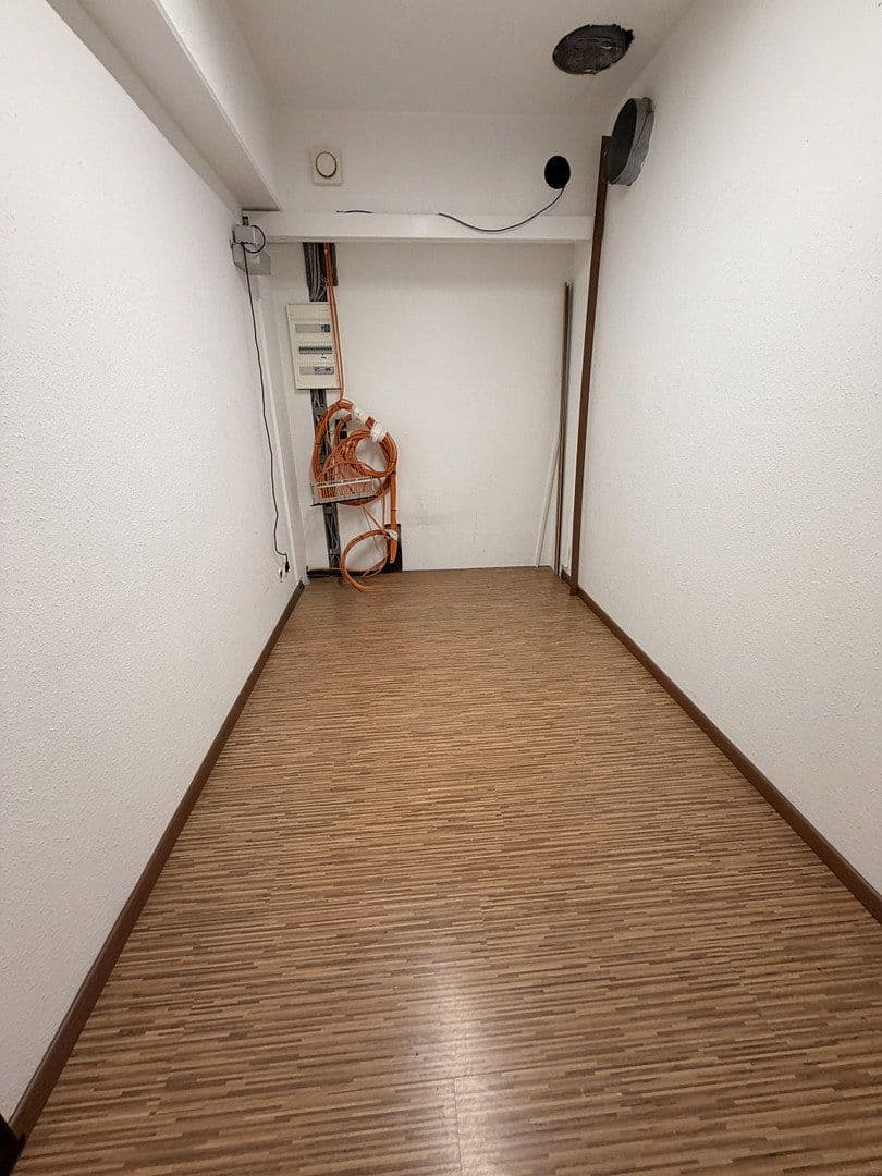 Pronájem kanceláře 110 m², Austraße 17, Öhringen, Bádensko-Württembersko Pronájem kanceláře 110 m², Austraße 17, Öhringen, Bádensko-Württembersko