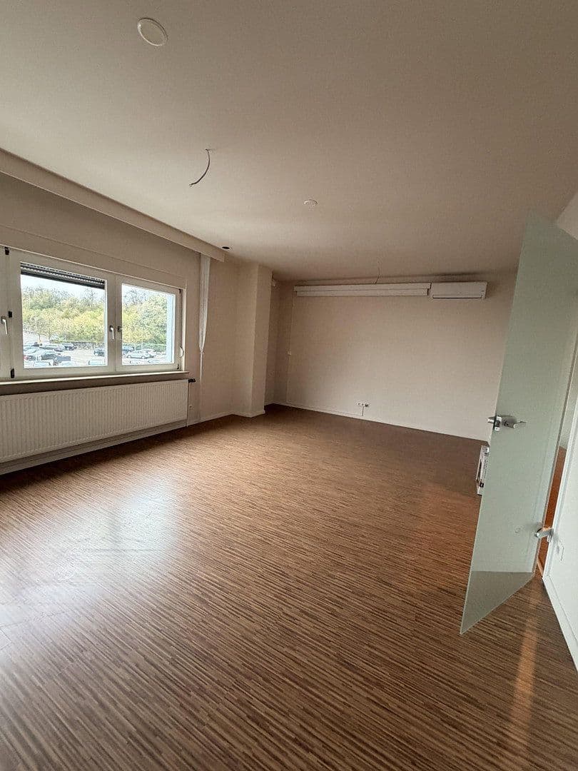 Pronájem kanceláře 110 m², Austraße 17, Öhringen, Bádensko-Württembersko Pronájem kanceláře 110 m², Austraße 17, Öhringen, Bádensko-Württembersko