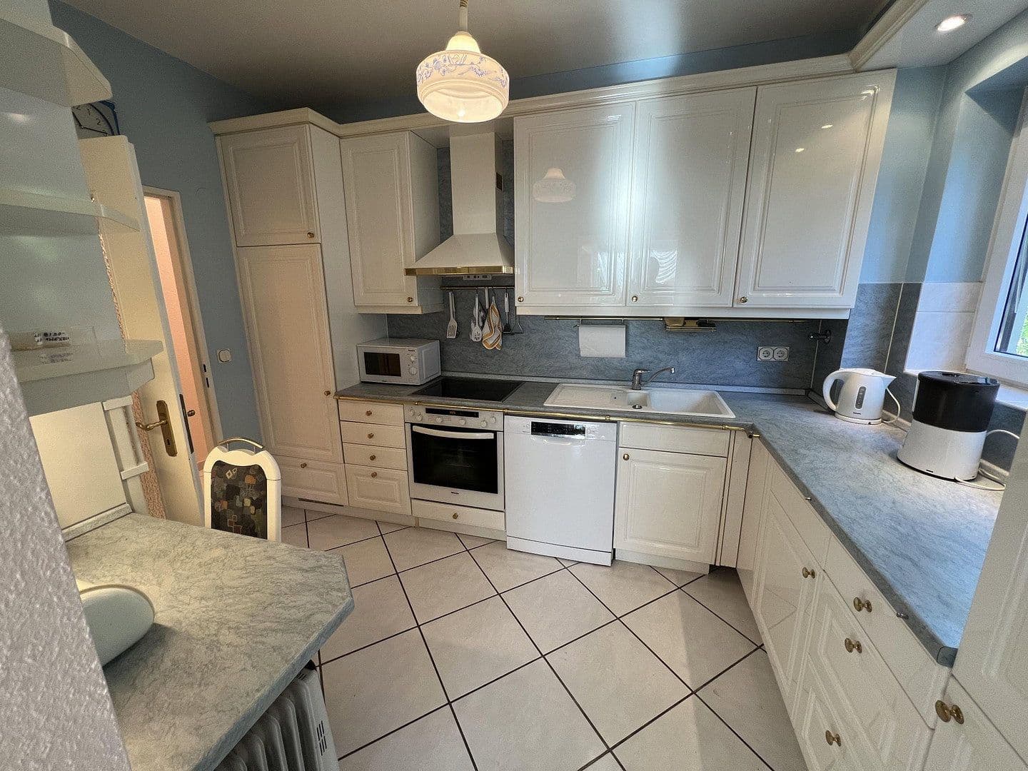 Prodej bytu 4+1 110 m², Hochbaumstrasse 17, Berlin, Berlín Prodej bytu 4+1 110 m², Hochbaumstrasse 17, Berlin, Berlín