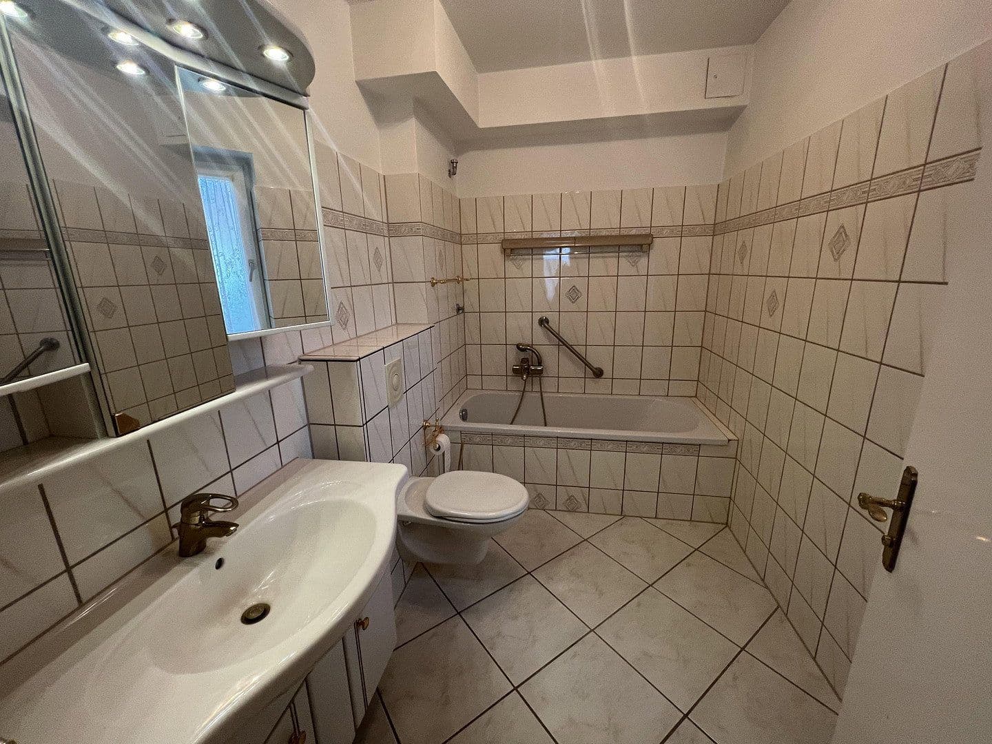 Prodej bytu 4+1 110 m², Hochbaumstrasse 17, Berlin, Berlín Prodej bytu 4+1 110 m², Hochbaumstrasse 17, Berlin, Berlín