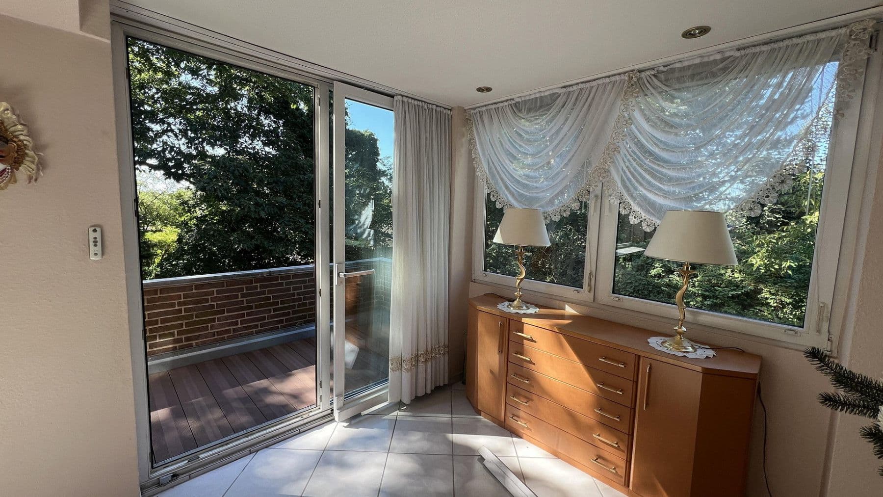 Prodej bytu 4+1 110 m², Hochbaumstrasse 17, Berlin, Berlín Prodej bytu 4+1 110 m², Hochbaumstrasse 17, Berlin, Berlín