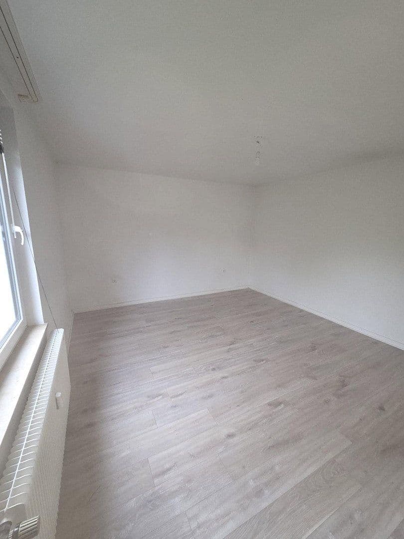 Pronájem bytu 2+1 58 m², Dinnendahlstrasse 40, Oberhausen, Severní Porýní-Vestfálsko Pronájem bytu 2+1 58 m², Dinnendahlstrasse 40, Oberhausen, Severní Porýní-Vestfálsko