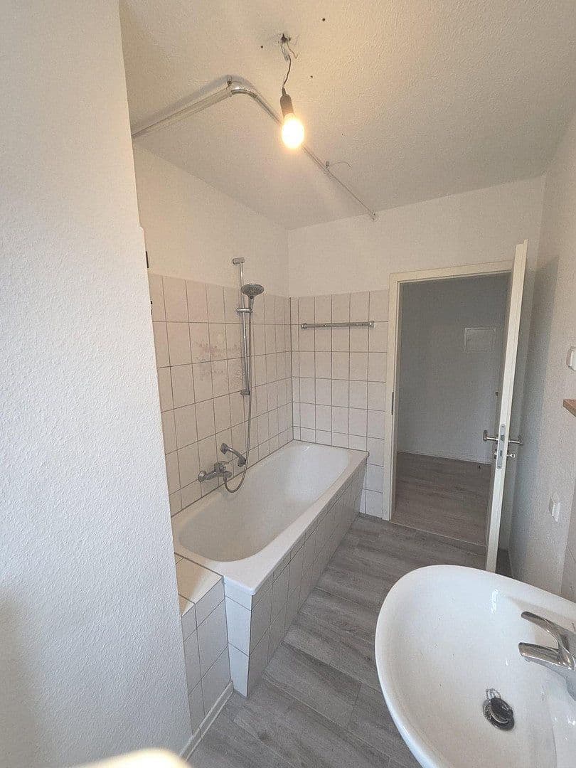 Pronájem bytu 2+1 58 m², Dinnendahlstrasse 40, Oberhausen, Severní Porýní-Vestfálsko Pronájem bytu 2+1 58 m², Dinnendahlstrasse 40, Oberhausen, Severní Porýní-Vestfálsko
