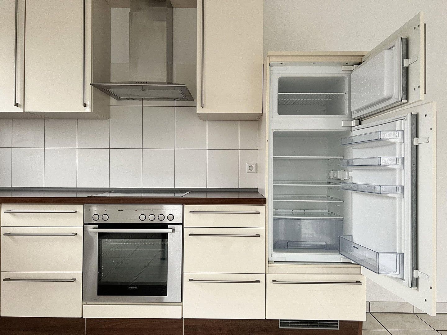 Pronájem bytu 3+1 80 m², Herdweg 2, Erlenbach, Bádensko-Württembersko Pronájem bytu 3+1 80 m², Herdweg 2, Erlenbach, Bádensko-Württembersko