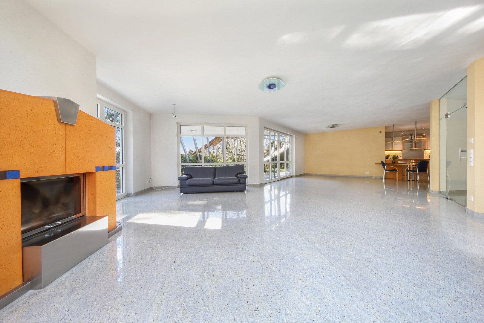 Prodej domu 357 m², pozemek 1.448 m², Grafenau, Bádensko-Württembersko Prodej domu 357 m², pozemek 1.448 m², Grafenau, Bádensko-Württembersko