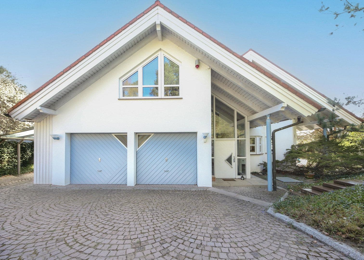 Prodej domu 357 m², pozemek 1.448 m², Grafenau, Bádensko-Württembersko Prodej domu 357 m², pozemek 1.448 m², Grafenau, Bádensko-Württembersko