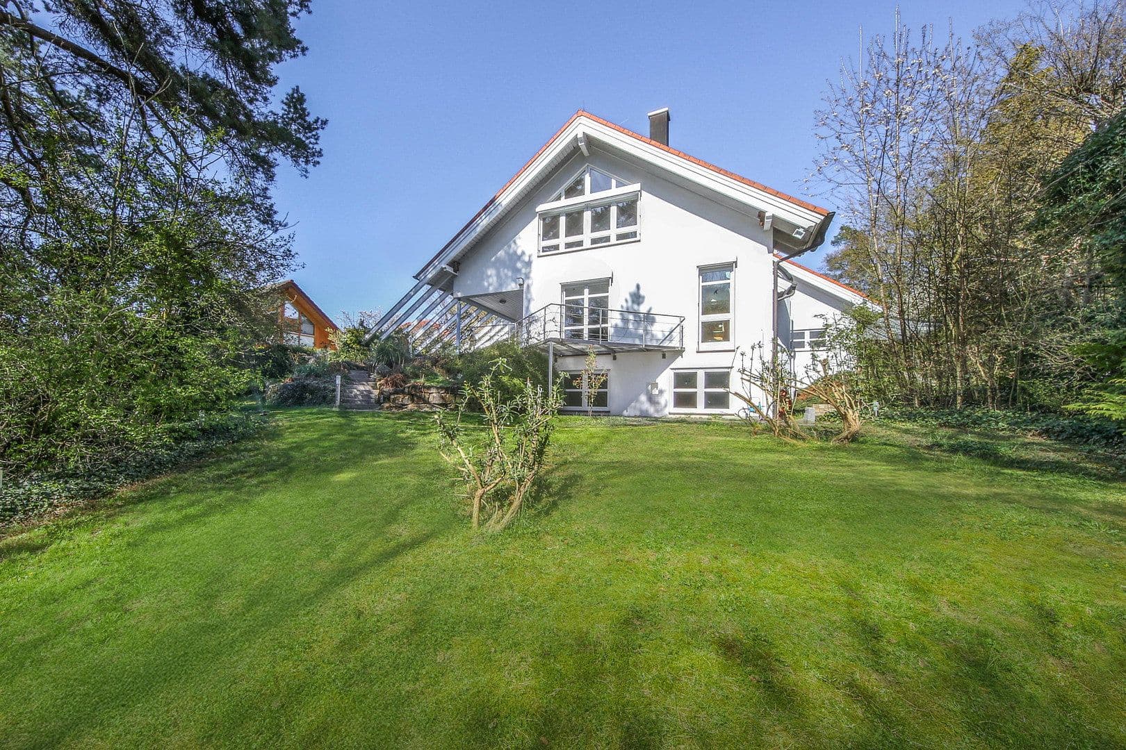 Prodej domu 357 m², pozemek 1.448 m², Grafenau, Bádensko-Württembersko Prodej domu 357 m², pozemek 1.448 m², Grafenau, Bádensko-Württembersko