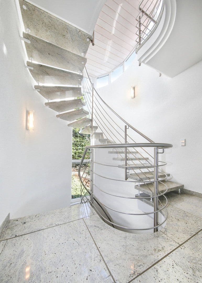 Prodej domu 357 m², pozemek 1.448 m², Grafenau, Bádensko-Württembersko Prodej domu 357 m², pozemek 1.448 m², Grafenau, Bádensko-Württembersko