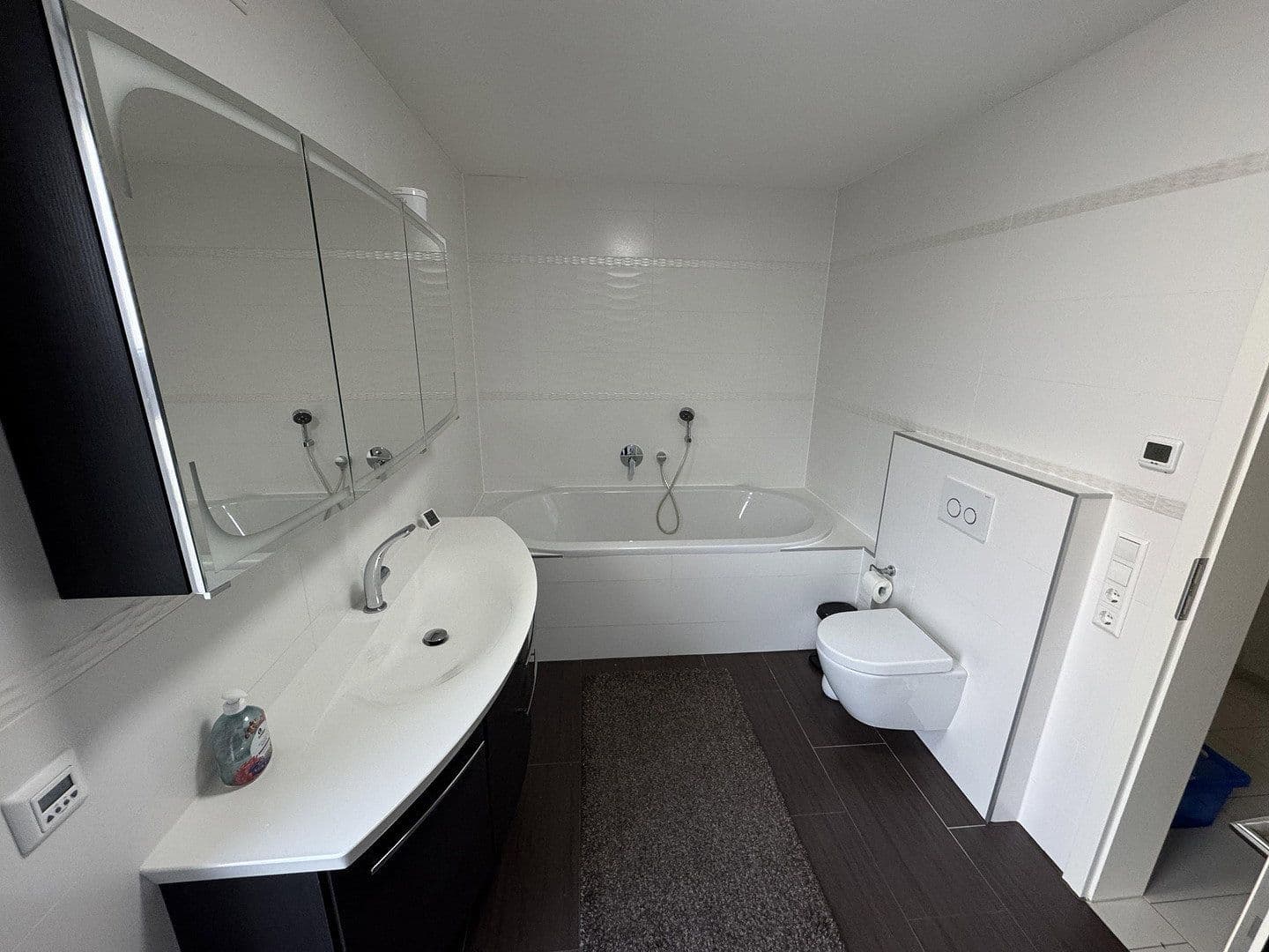 Prodej domu 234 m², pozemek 573 m², Weilheim, Bádensko-Württembersko Prodej domu 234 m², pozemek 573 m², Weilheim, Bádensko-Württembersko